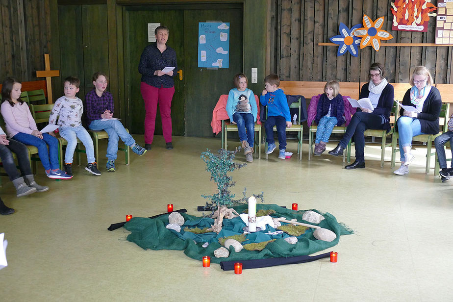 Kinderkarfreitagsliturgie im Gemeindezentrum